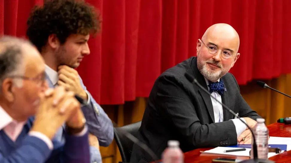 conférence sur le travail de mémoire avec Nicolas Warembourg, directeur du Département des licences de l’École de droit de la Sorbonne, André Panczer, président du Conseil national pour la mémoire des enfants juifs déportés et Madame Ginette Kolinka, rescapée du camp de concentration d’Auschwitz.
