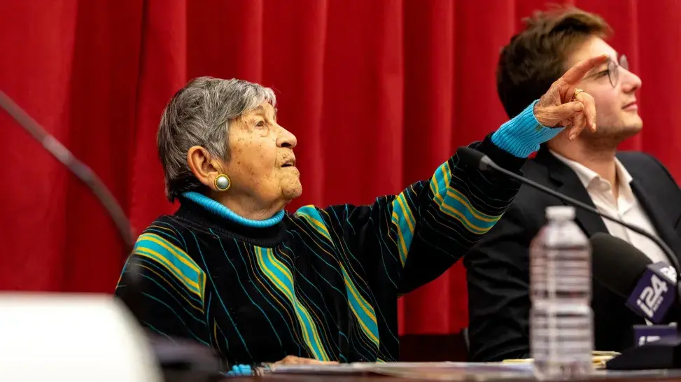 conférence sur le travail de mémoire avec Nicolas Warembourg, directeur du Département des licences de l’École de droit de la Sorbonne, André Panczer, président du Conseil national pour la mémoire des enfants juifs déportés et Madame Ginette Kolinka, rescapée du camp de concentration d’Auschwitz.